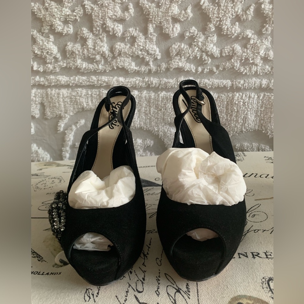GUCCI Authentic Shoes: Black Suede, Peep-Toe, 1 Rhinestone Bow, 5.5 inch Heel 39 - Picture 16 of 16